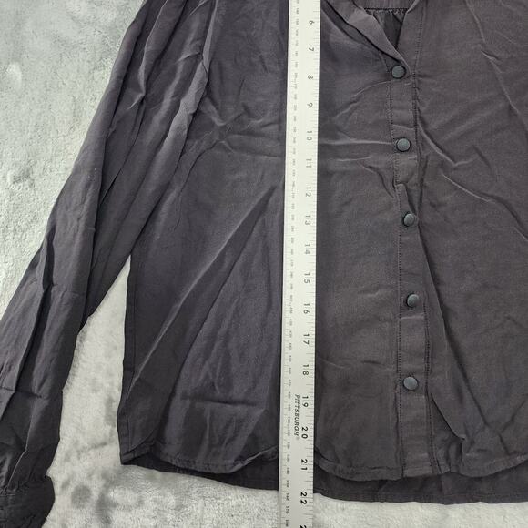 Levi's Top Women M Black Viscose Collared Puffy  Long Sleeves Ruffle Cuffs Flowy - Picture 12 of 13